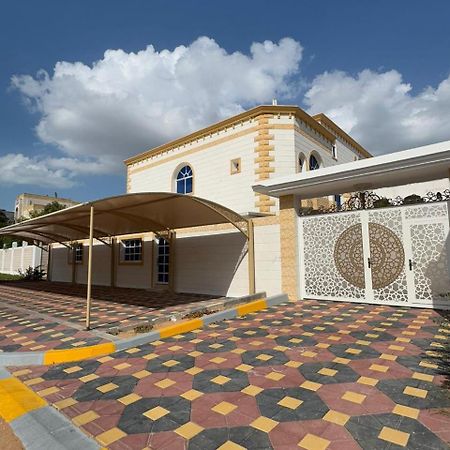 International Abu-Dhabi Hostel Villa Abu Dhabi Exteriör bild