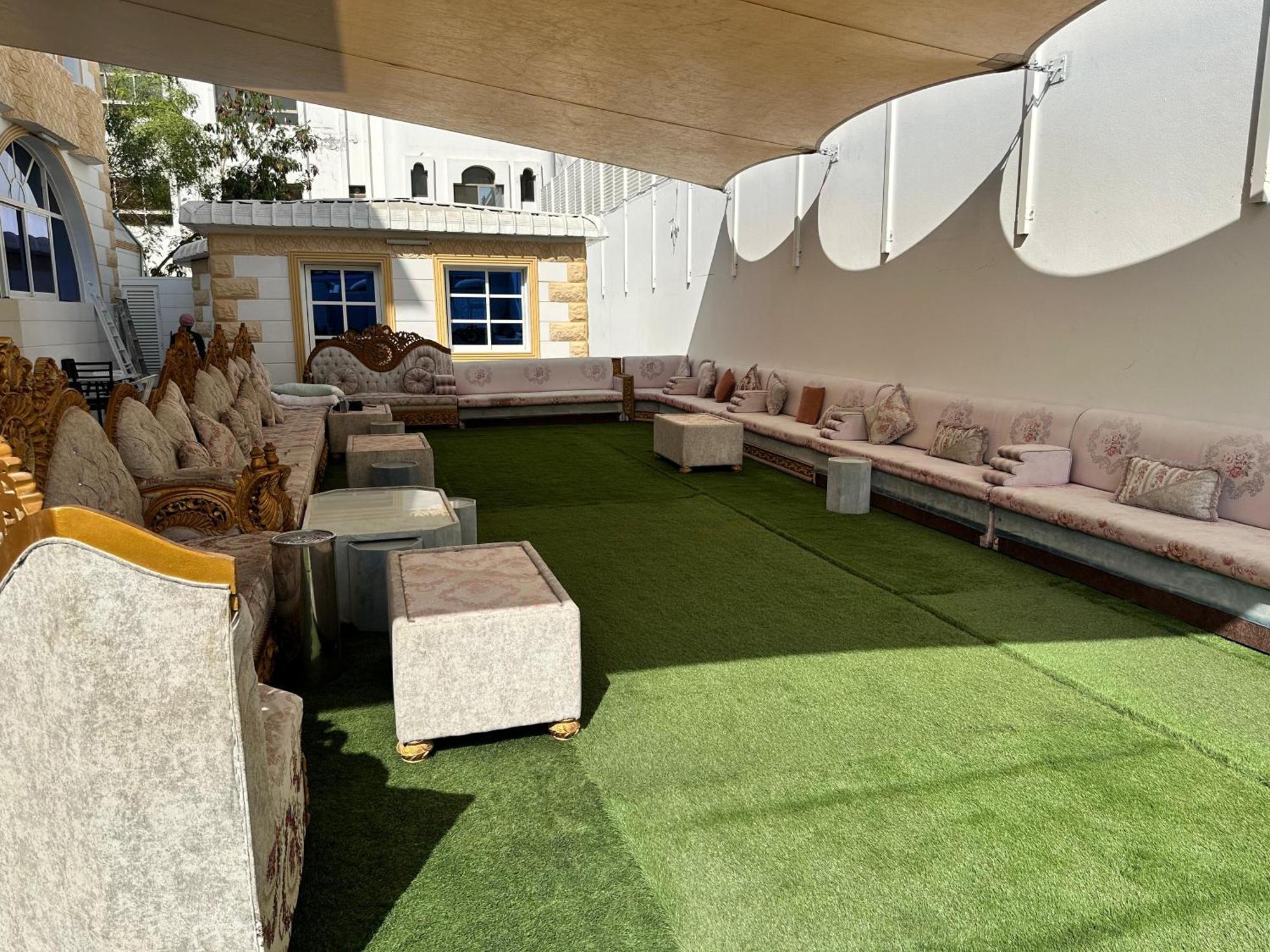 International Abu-Dhabi Hostel Villa Abu Dhabi Exteriör bild