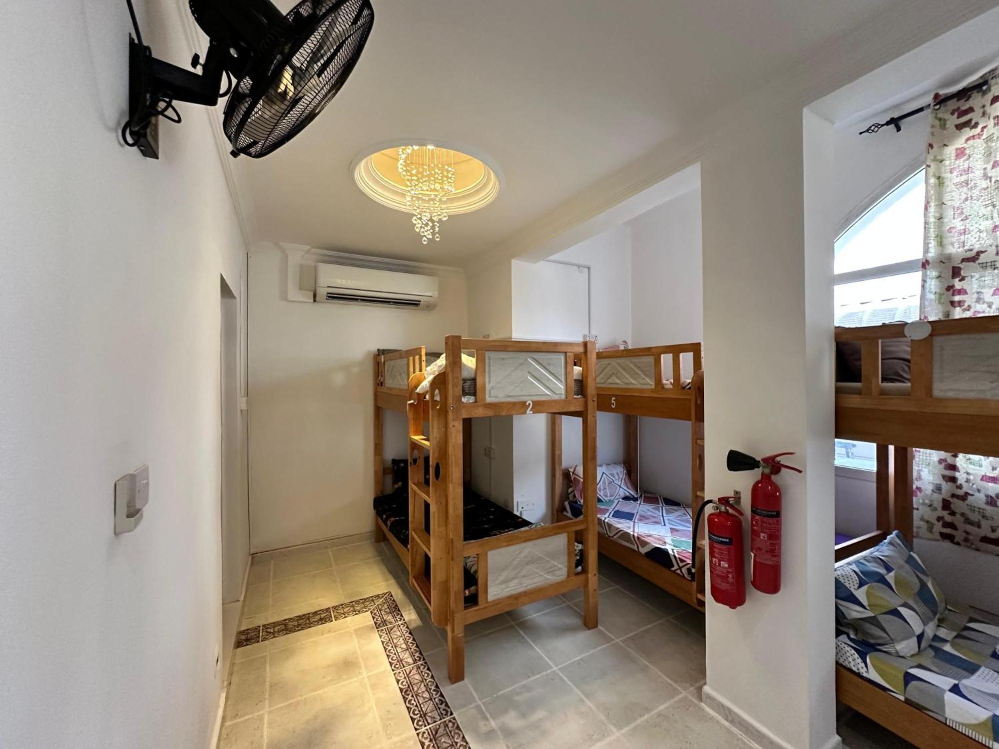 International Abu-Dhabi Hostel Villa Abu Dhabi Exteriör bild