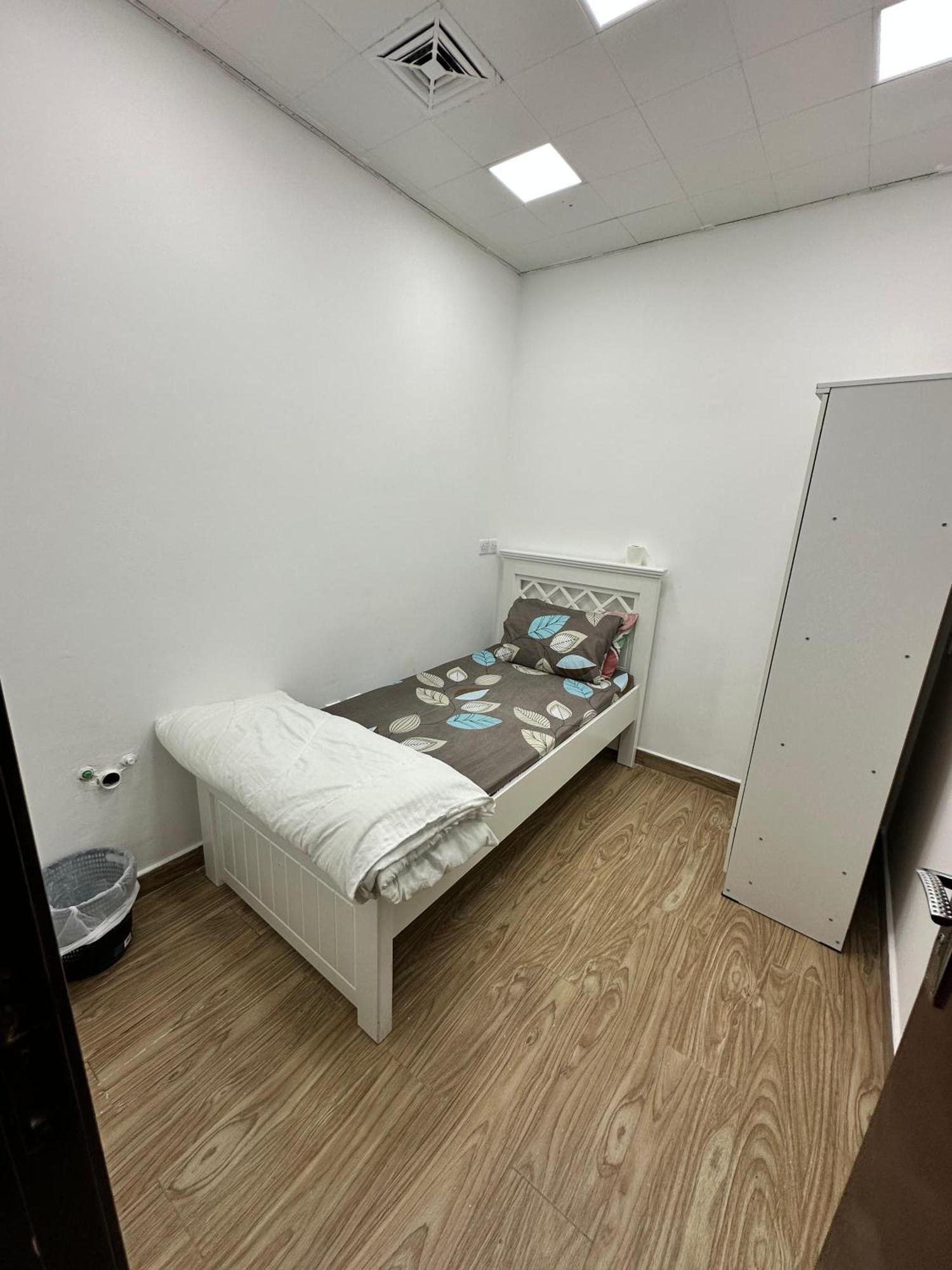 International Abu-Dhabi Hostel Villa Abu Dhabi Exteriör bild