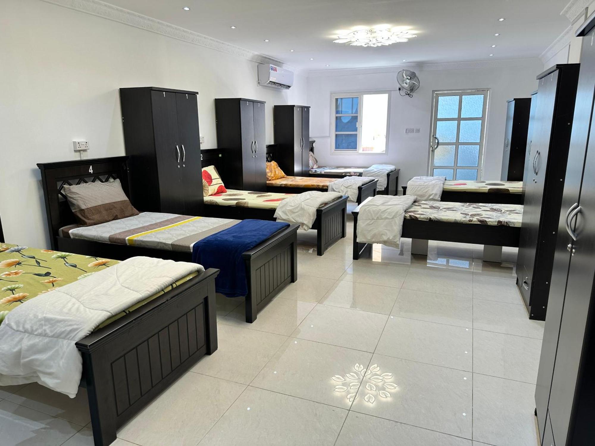 International Abu-Dhabi Hostel Villa Abu Dhabi Exteriör bild