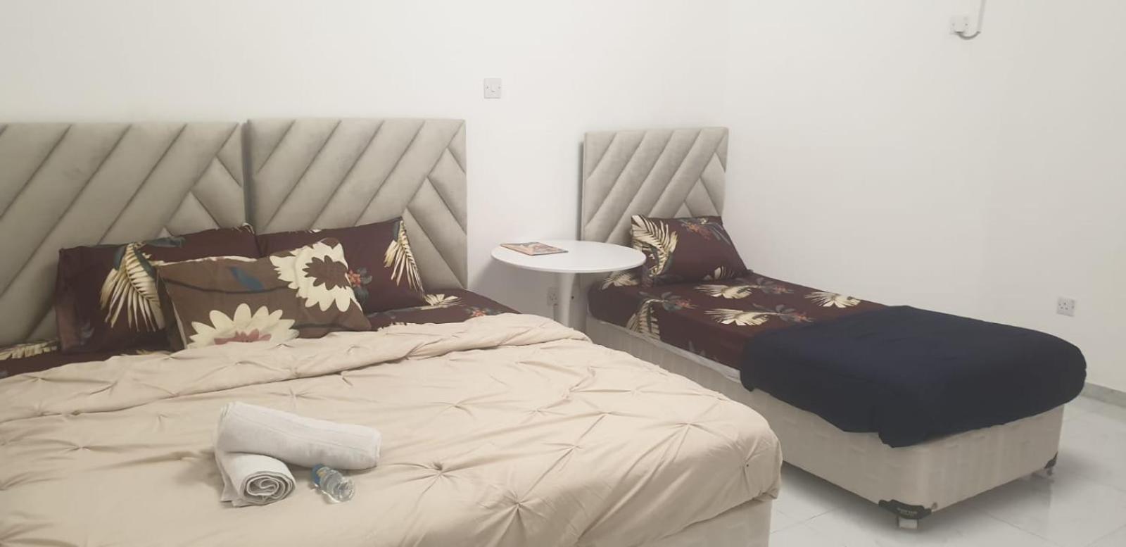 International Abu-Dhabi Hostel Villa Abu Dhabi Exteriör bild