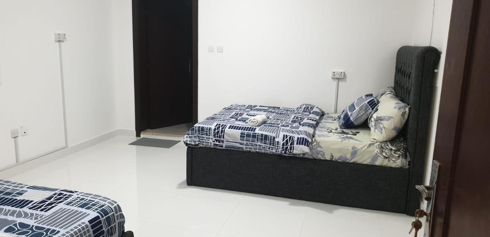 International Abu-Dhabi Hostel Villa Abu Dhabi Exteriör bild